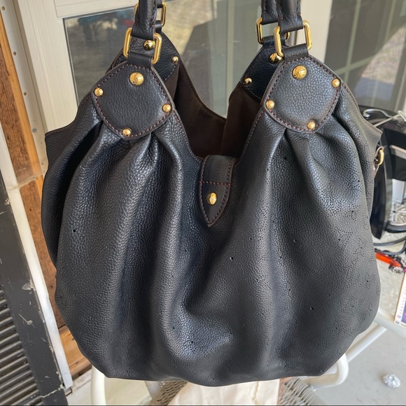 Louis Vuitton Mahina L Hobo - Picture 2 of 12